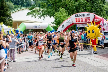 Uczestnicy V Półmaratonu Wiślańskiego i Wiślańskiej Dziesiątki