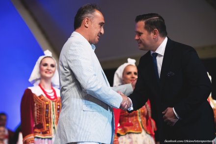 Burmistrz Wisły dziekuje Dyrektowi Zespołu "Śląsk"