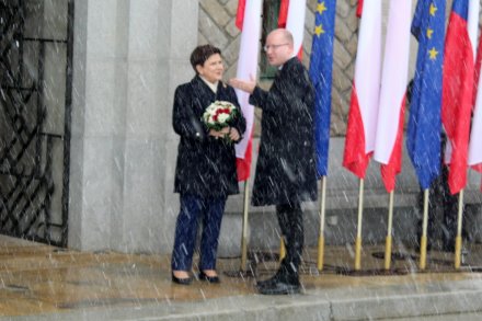 Powitanie szefów rządów Polski i Czech przed Zamkiem w Wiśle