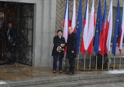 Powitanie szefów rządów Polski i Czech przed Zamkiem w Wiśle