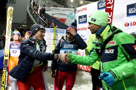 Stefan Hula odbiera gratulacje za srebrny medal