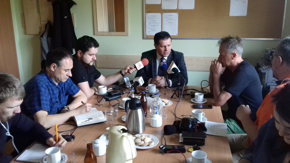 Fragment spotkania burmistrza Tomasza Bujoka z przedstawicielami mediów