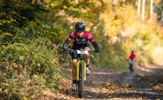 Uczestniczka Uphill MTB Stożek