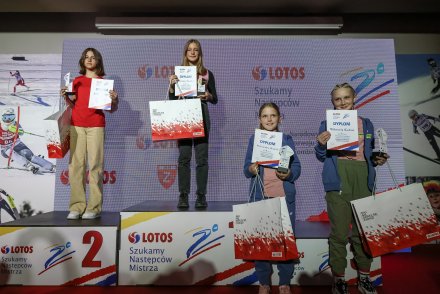 Aleksandra Wójcik i Wiktoria Kubas z nagrodami za kombinację norweską