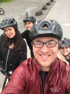 Wycieczka na rowerach i hulajnogach elektrycznych