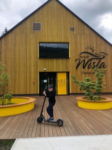 Przed Centrum Edukacji Ekologicznej