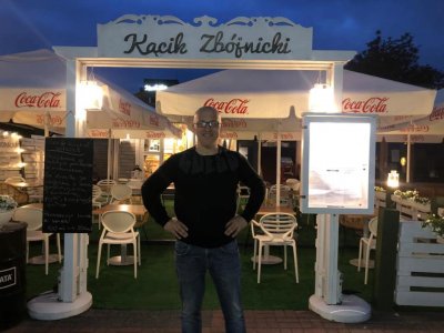 Na deptaku przy Kąciku Zbójnickim