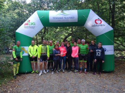 Pamiątkowe zdjęcie kolarzy Wisły i Jabłonkowa