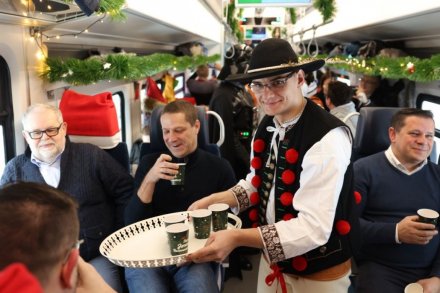 Przejazd pociągiem "Niebo nad Beskidami"