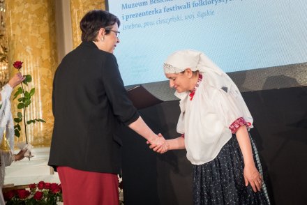 Moment wręczenia nagrody; fot. Marta Ankiersztejn © IMiT