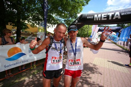 Zawodnicy na mecie biegu