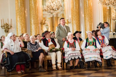 Małgorzata Kiereś wśród innych laureatów; fot. Marta Ankiersztejn © IMiT