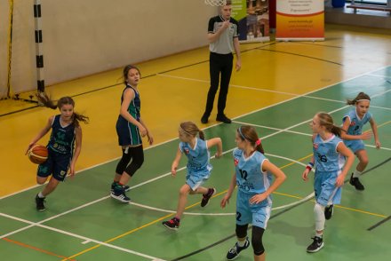 Fragment turnieju koszyków dziewcząt U12