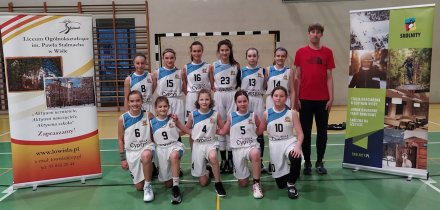 Drużyna U13 ISWJ Wisła na własnej hali