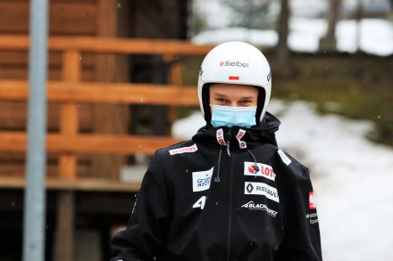 Tomasz Pilch  w czasie Pucharu Kontynentalnego w skokach narciarskich w Zakopanem