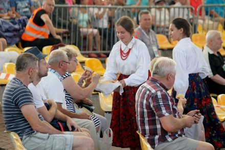 Poczęstunek dla publiki