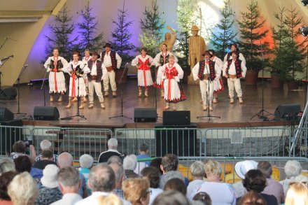 Fragment występu zespołu "Dudoski"