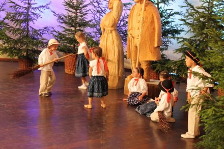 Fragment występu zespołu "Bystrzyca"