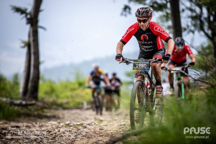 Zawodnicy drużyny Hotel Podium Wisła - Diagnostix - Cryospace w Brennej