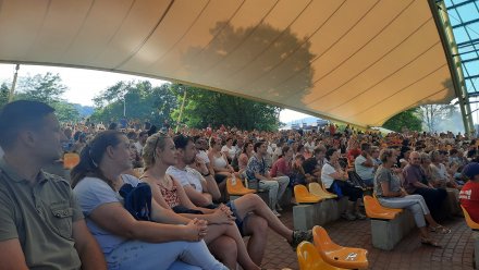 Widownia w amfiteatrze podczas Pandemii Śmiechu