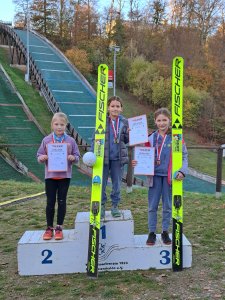 Zawodnicy WSS Wisła na podium
