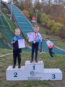 Zawodnicy WSS Wisła na podium