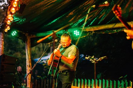 Członkowie zespołu podczas koncertu