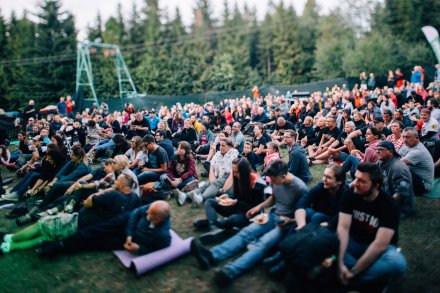 Publiczność w trakcie koncertu