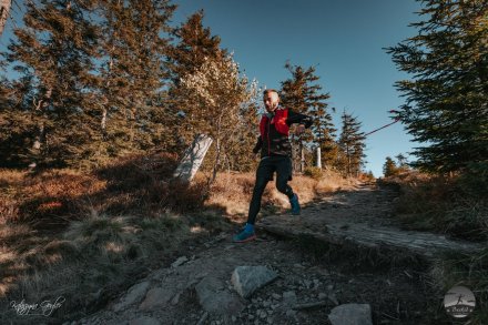 Zawodnik na trasie biegu