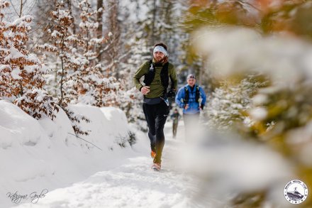 Zawodnicy na trasie Beskid Winter Trail