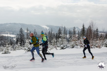 Zawodnicy na trasie Beskid Winter Trail