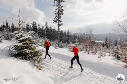 Zawodnicy na trasie Beskid Winter Trail