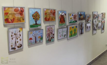 Wystawa "Liście lecą z drzew"
