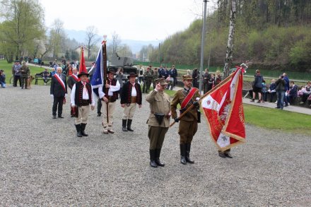 Poczty sztandarowe gości wiślańskich obchodów
