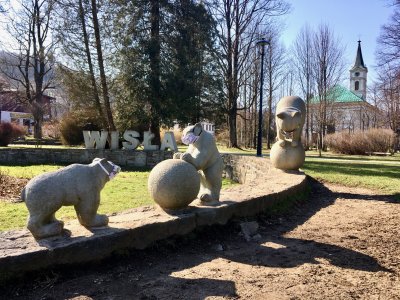 Wiślańskie niedźwiadki w maseczkach