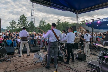 Zespół Baciary na scenie festiwalowej