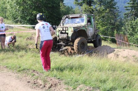 Rywalizacja na torze off-roadowym