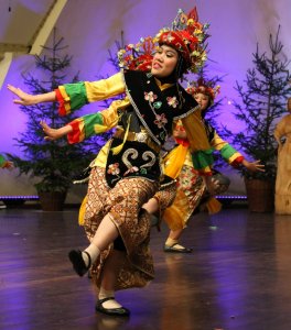 Fragment występu zespołu z Indonezji