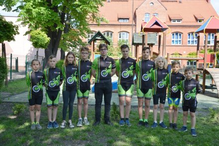 Uczestnicy wyprawy rowerowej