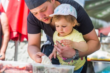 Prace kulinarne pod nadzorem dorosłych