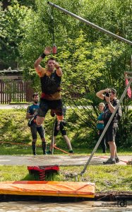 Skok do stawu na Jonidle