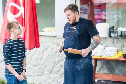 Marcin Czubak z uczestnikiem warsztatów