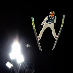 Kacper Tomasiak podczas skoku, fot. PZN