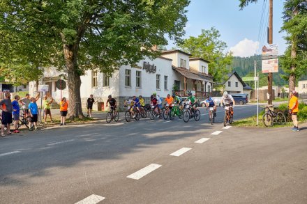 Na starcie Charytatywnej Sztafety Rowerowej
