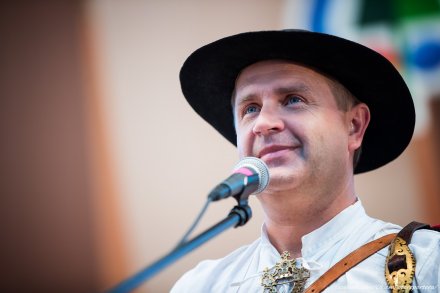 Prowadzący Krzysztof Trebunia-Tutka
