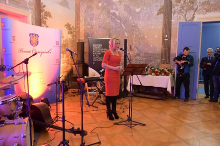 Prowadząca uroczystość Katarzyna Raszka-Sodzawiczny
