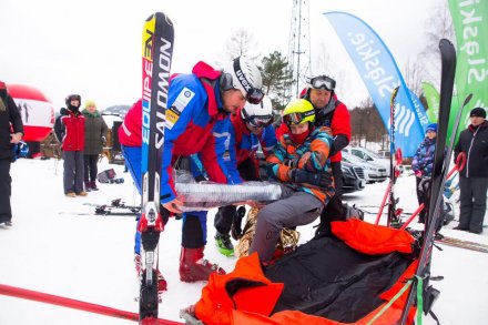 Pokazy ratownictwa narciarskiego w wykonaniu Grupy Beskidzkiej GOPR