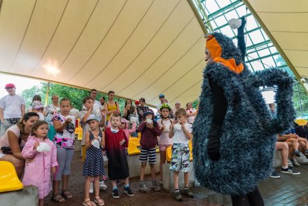 S[ektakl "Koty Trzy"