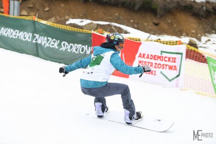 Fragment rywalizacji na trasie slalomu