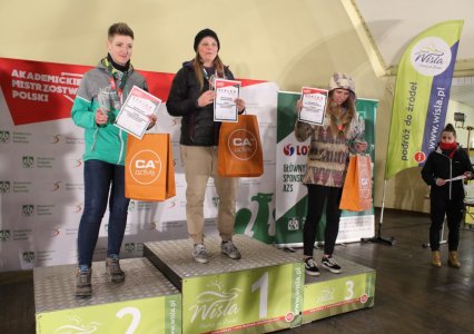 Ceremonia rozdania nagród i pucharów w amfiteatrze